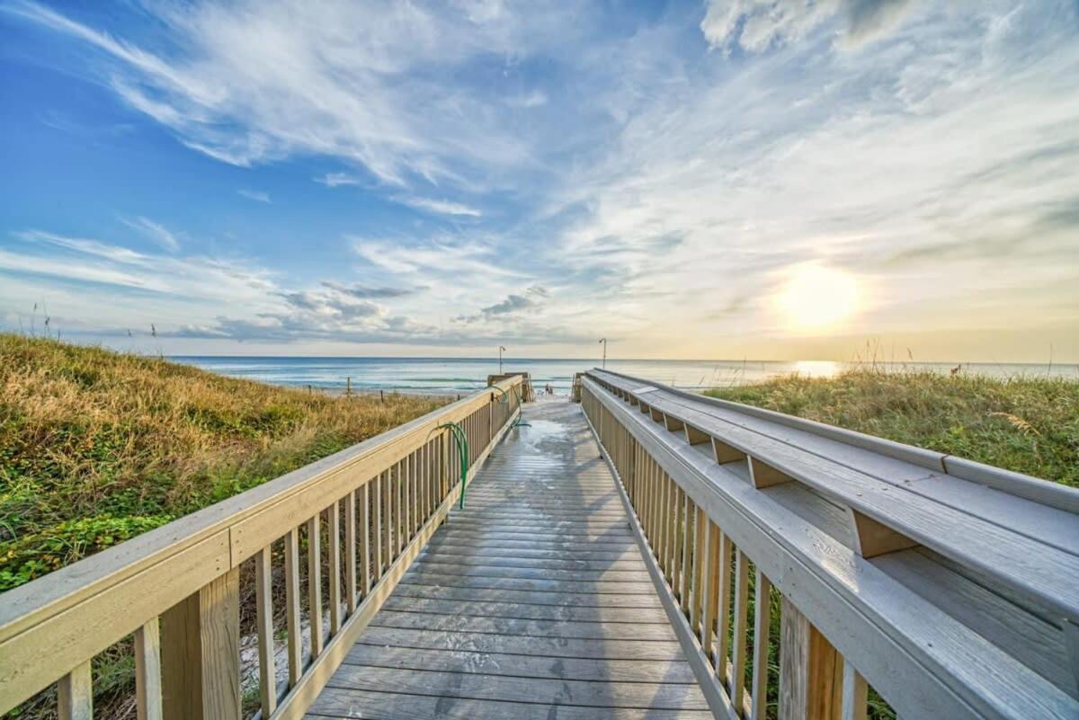 Brightly Furnished Beachfront Condominium By Brightwild Panama City Beach Exterior foto