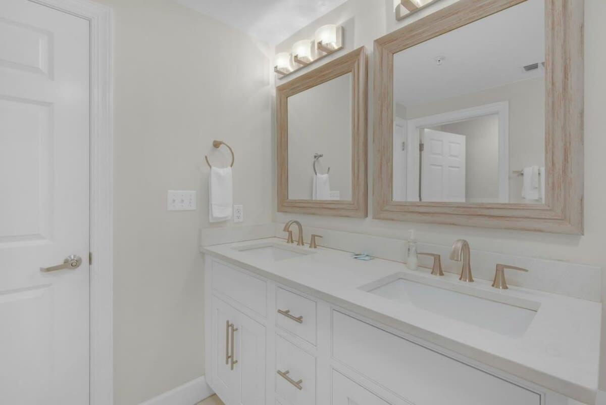 Brightly Furnished Beachfront Condominium By Brightwild Panama City Beach Exterior foto